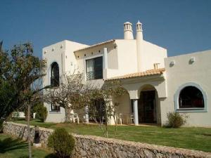 Colina Village